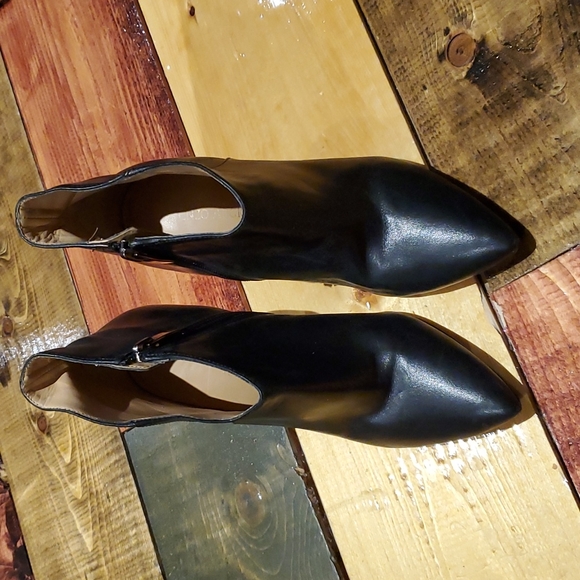 Enzo Angiolini Black Booties - Picture 2 of 5